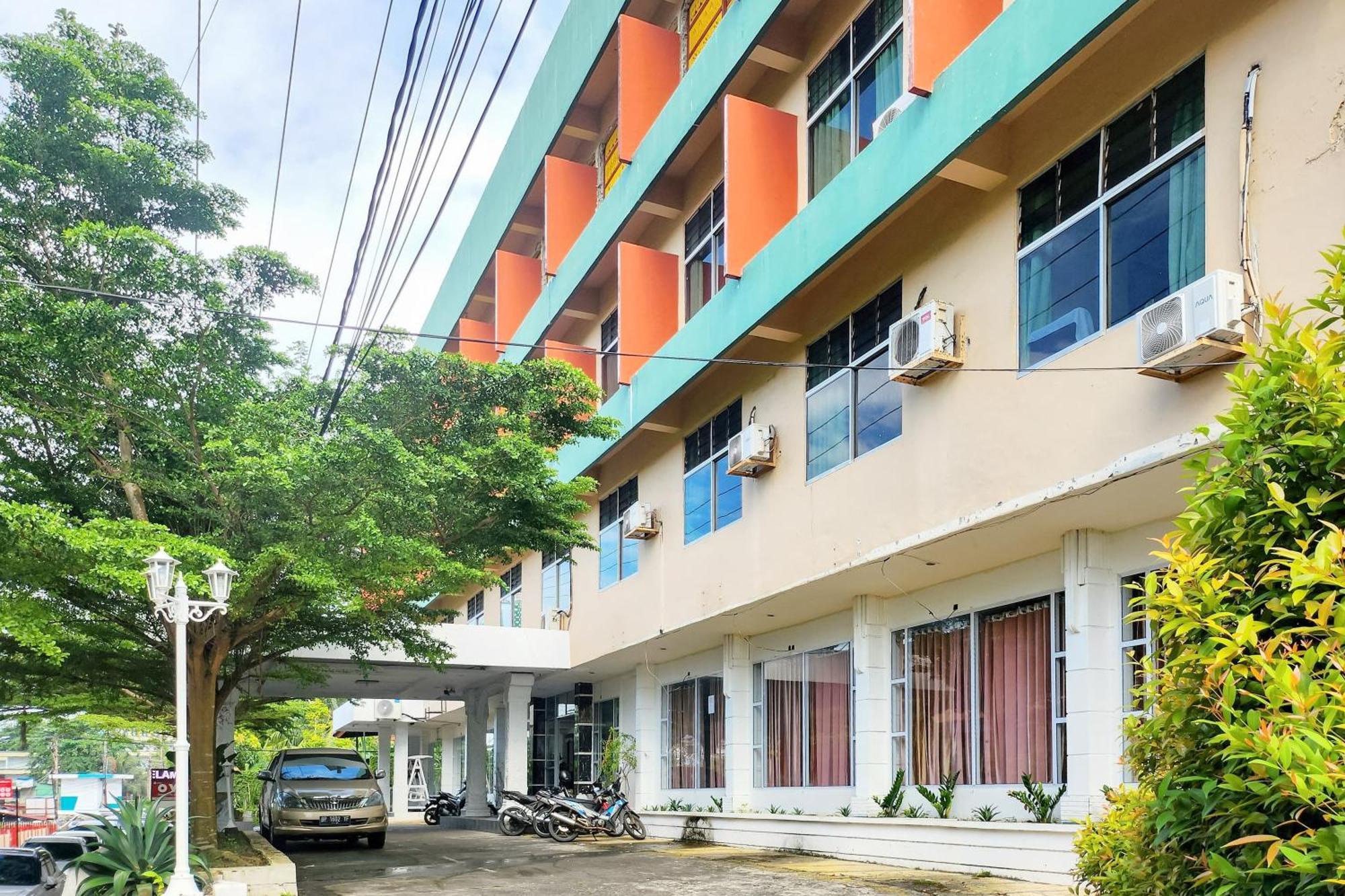 Reddoorz Near Pelabuhan Sri Bintan Pura Tanjungpinang Exterior photo