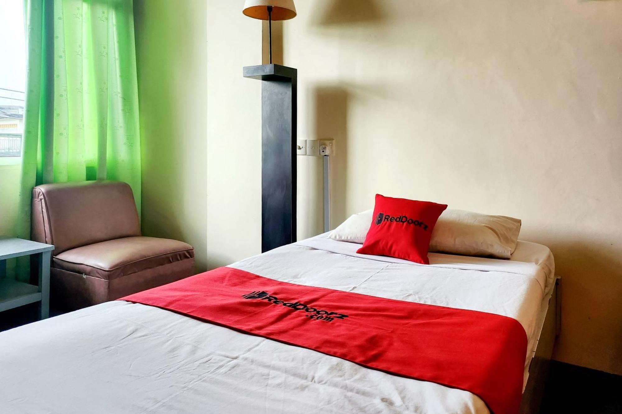 Reddoorz Near Pelabuhan Sri Bintan Pura Tanjungpinang Exterior photo