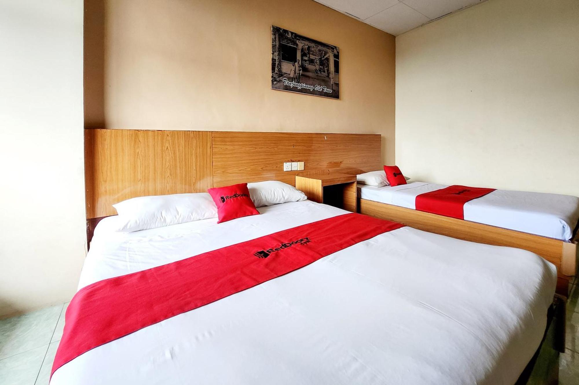 Reddoorz Near Pelabuhan Sri Bintan Pura Tanjungpinang Exterior photo